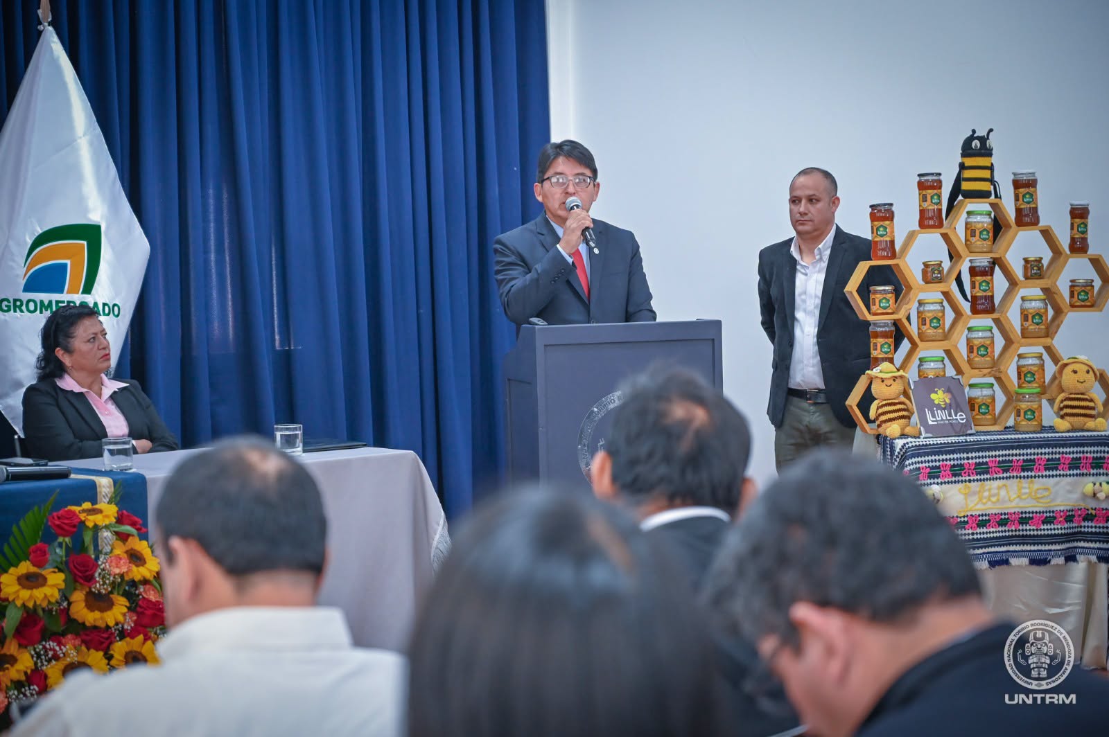 UNTRM participa en foro sobre apicultura y meliponicultura para el desarrollo sostenible